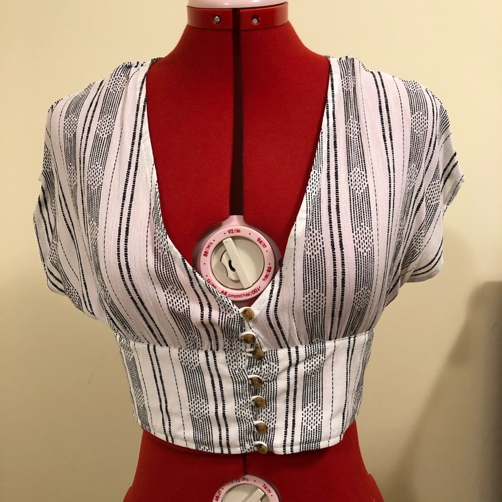 NWOT Ardene Crop Top